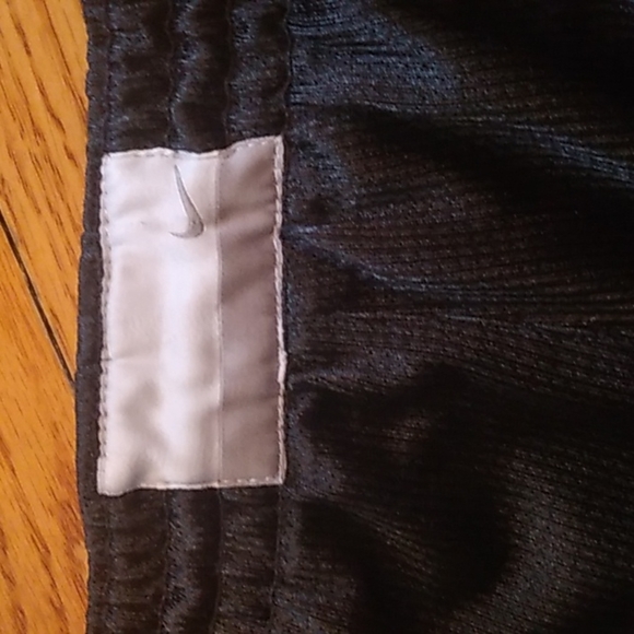NIKE black reversible basketball shorts - Picture 4 of 5